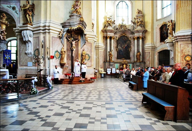 Slavnostn bohosluba k 14. vro papesk korunovace milostn sochy Panny Marie - 28.8.2011 -  foto 7