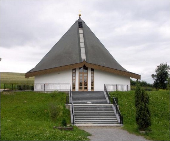 Bezina - kostel Panny Marie, Matky crkve -  foto 1